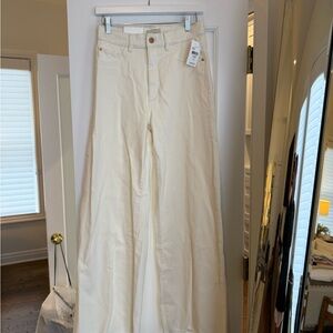 Unworn SL1961 Hepburn Wide Leg Egg Shell Jeans